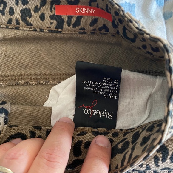 Style and co cheetah jeans - Picture 4 of 4